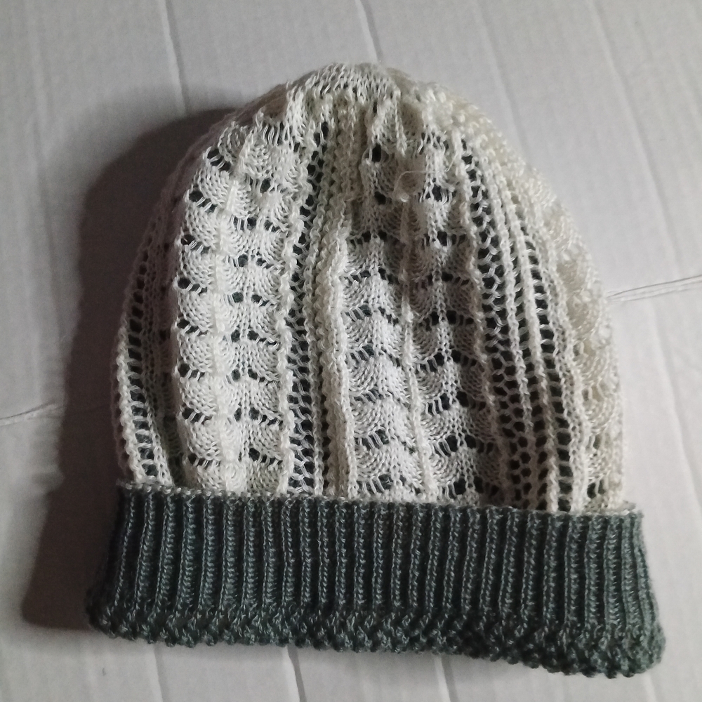Elegant White and Gray Women's Knit Hat